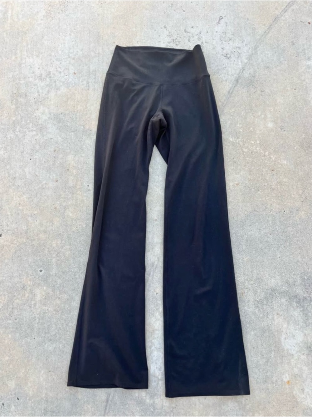 Uniqlo Black High-Waist Flared Yoga Pants
